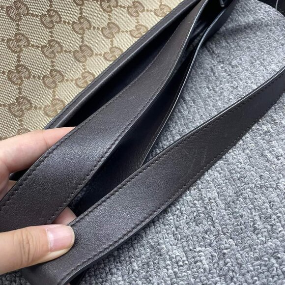 100% Authentic GUCCI GG Canvas Shoulder Bag - Picture 13 of 14